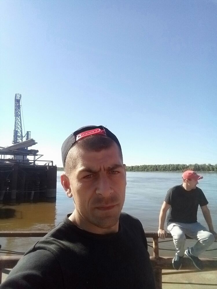  ,   Dmitry, 39 ,   c 