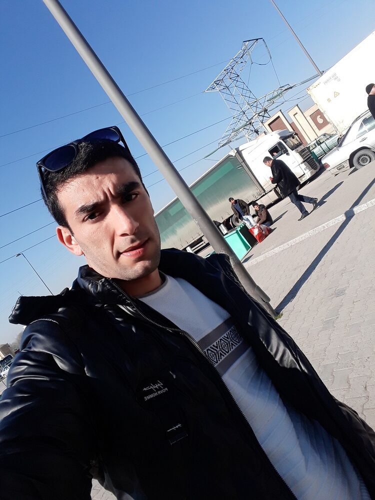  18930454  Rasim, 32 ,    