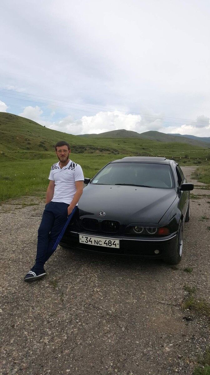  ,   Armen, 37 ,   ,   , c 