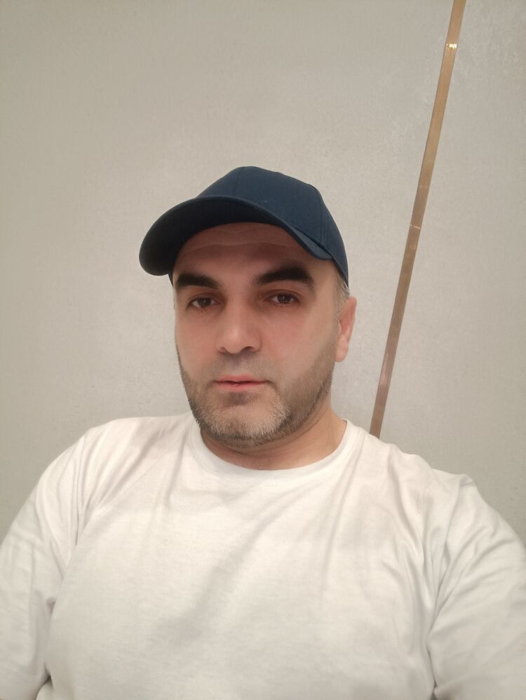  52548704  Salim, 43 ,    