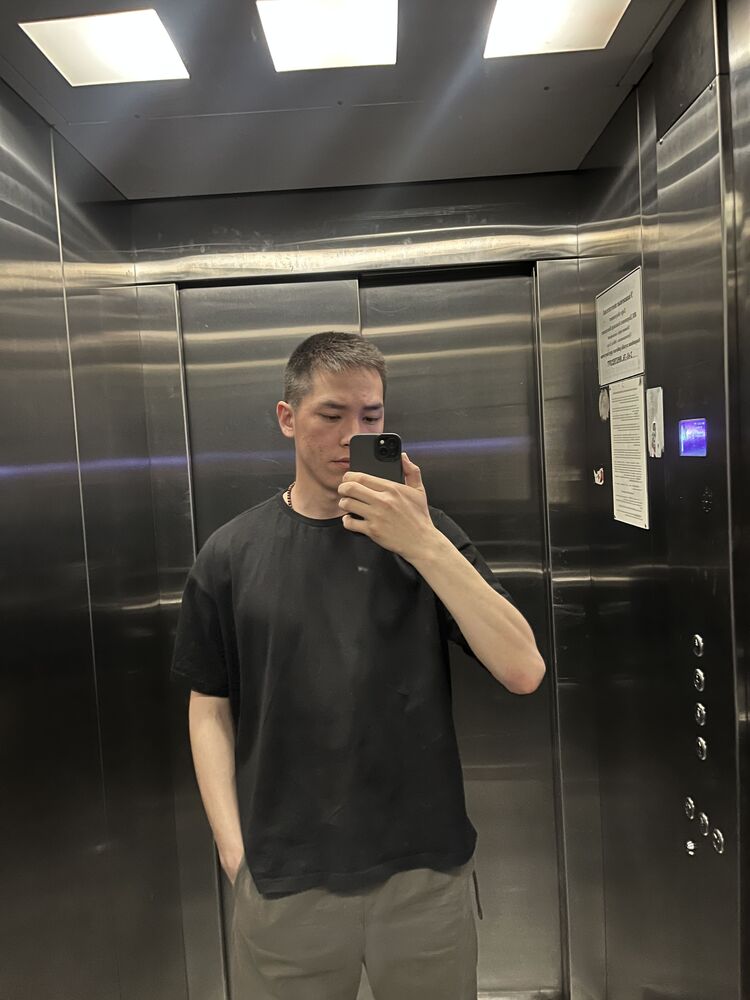  52610354  , 22 ,    -