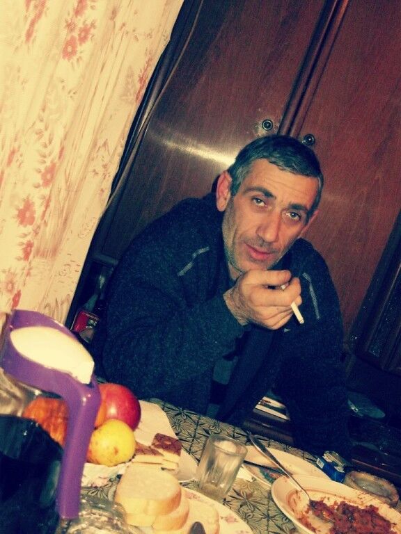  5562724  Davit, 54 ,    