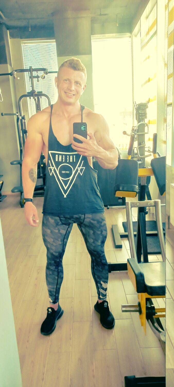  28326604  Kiryl, 30 ,    