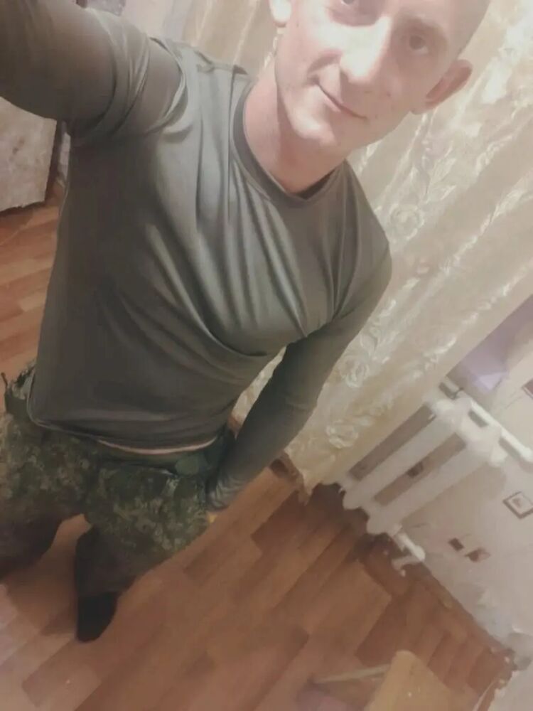  ,   Viktor, 26 ,   ,   