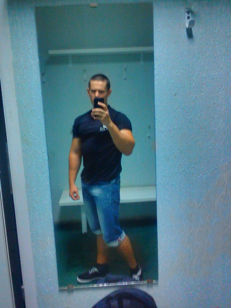  ,   Alex, 31 ,   