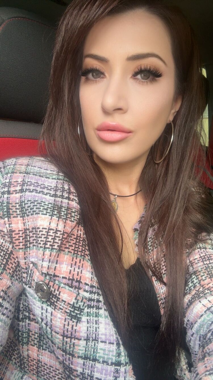  ,   Angeloche, 21 ,  