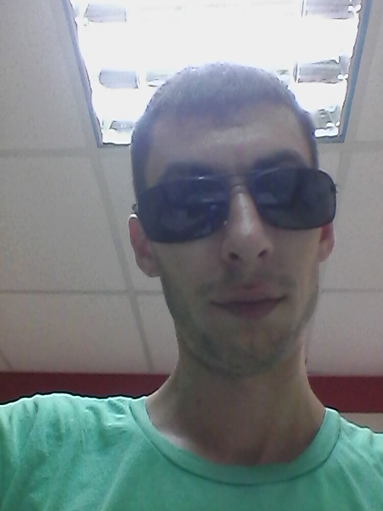  10239514  Denis, 35 ,    