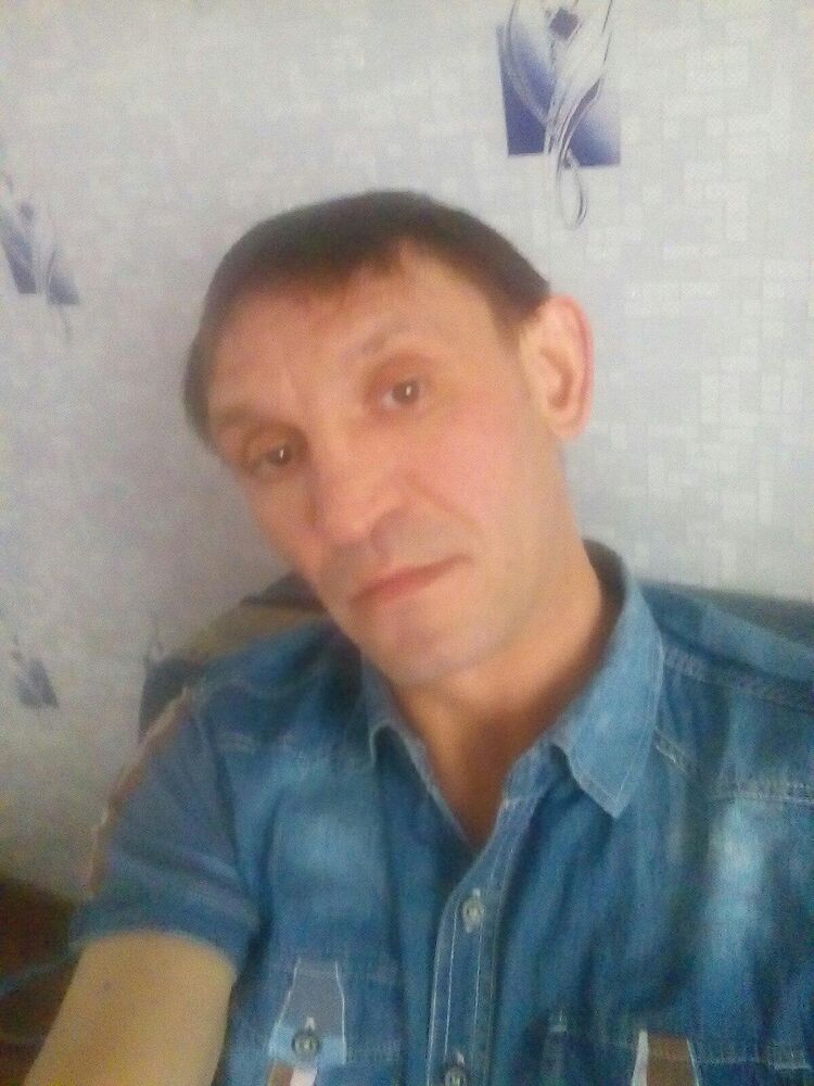 38894384  Pavel, 46 ,    