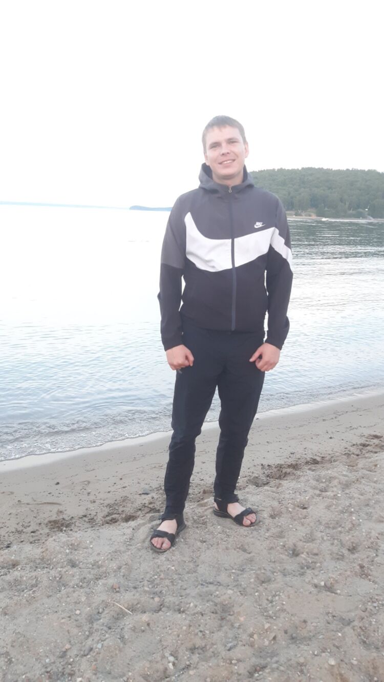  27540874  Ilya, 30 ,    