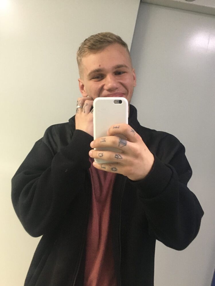  53545194  Maks, 23 ,    --