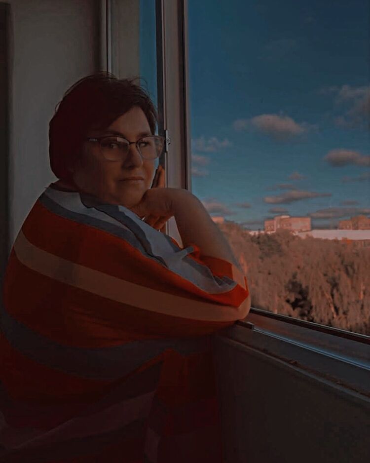  45237174  Inese, 47 ,    