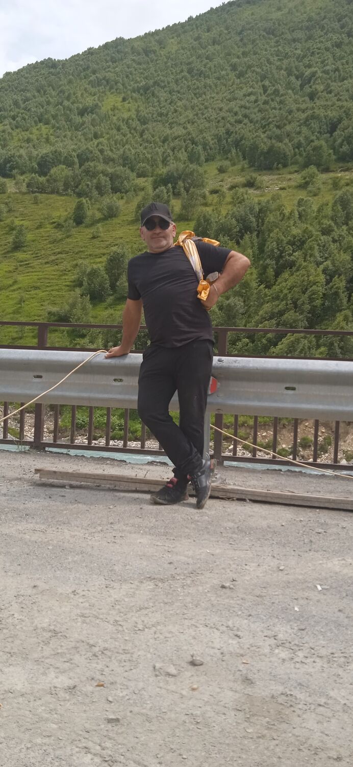  ,   Emin, 39 ,   ,   