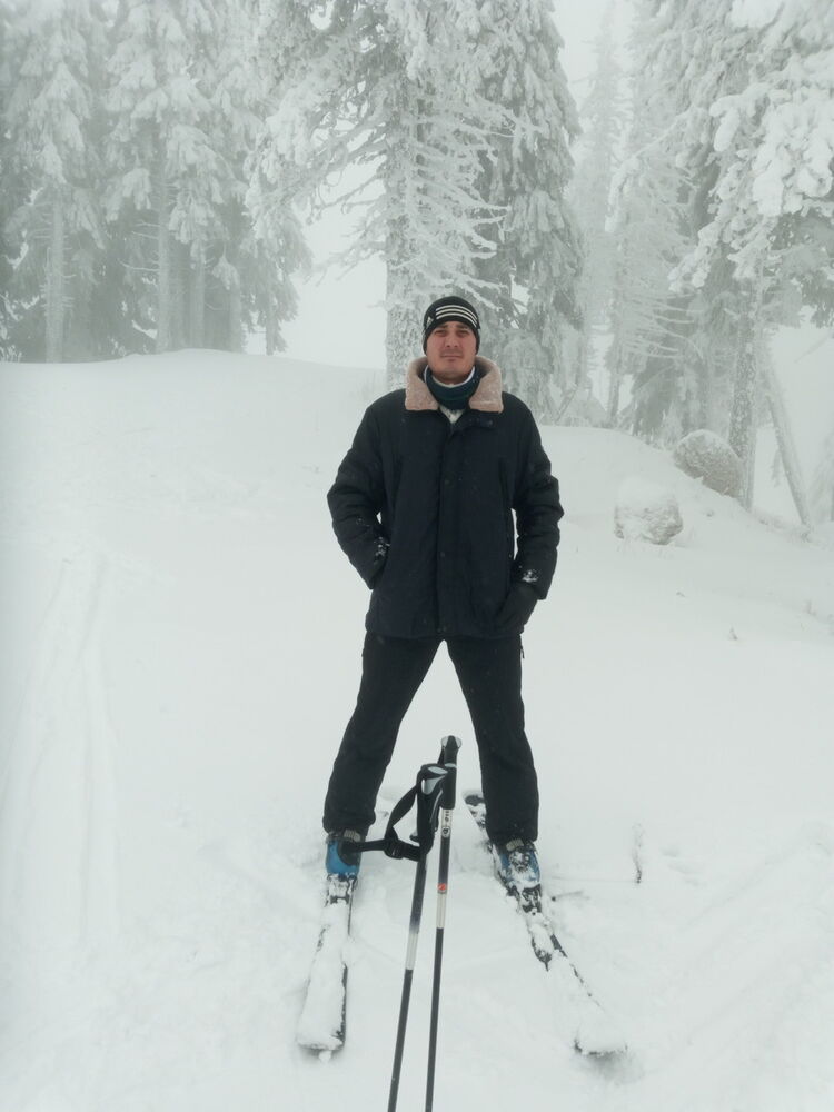  ,   Artur, 46 ,   ,   , c 