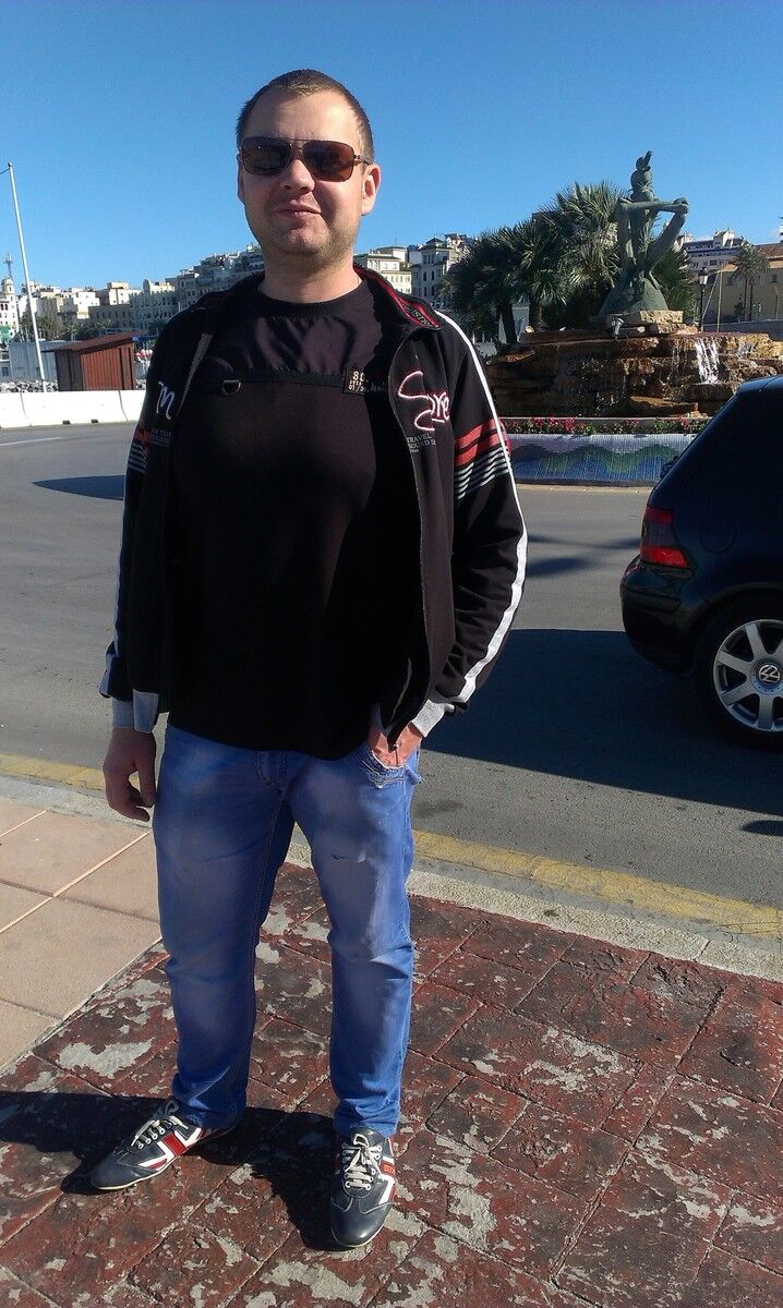   ,   Oleg, 32 ,   