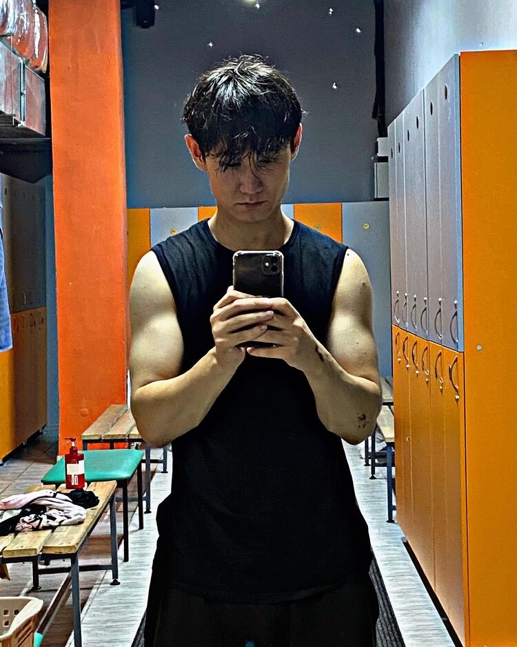  ,   Sagadat, 25 ,   ,   