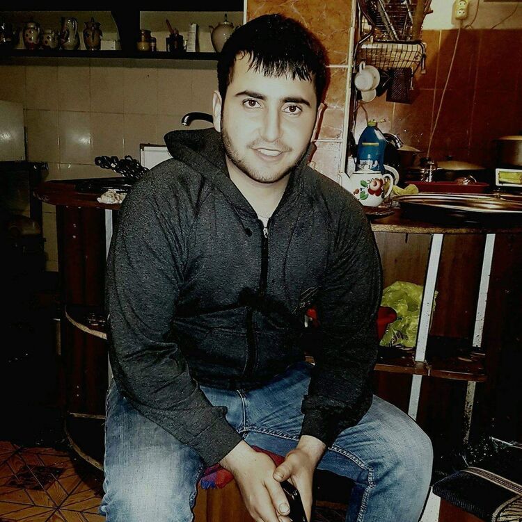  10100944  Maksim, 31 ,    