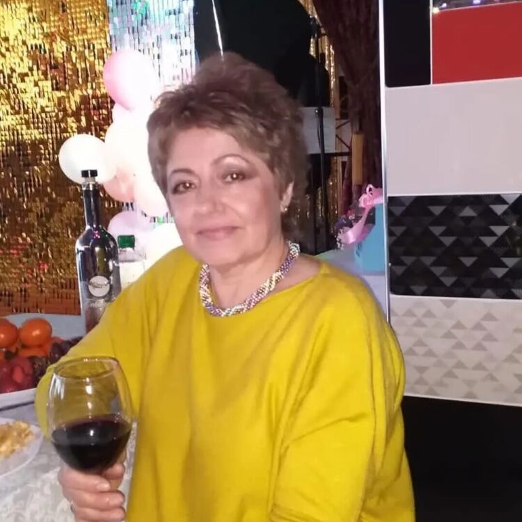  54640584  Larisa, 62 ,    