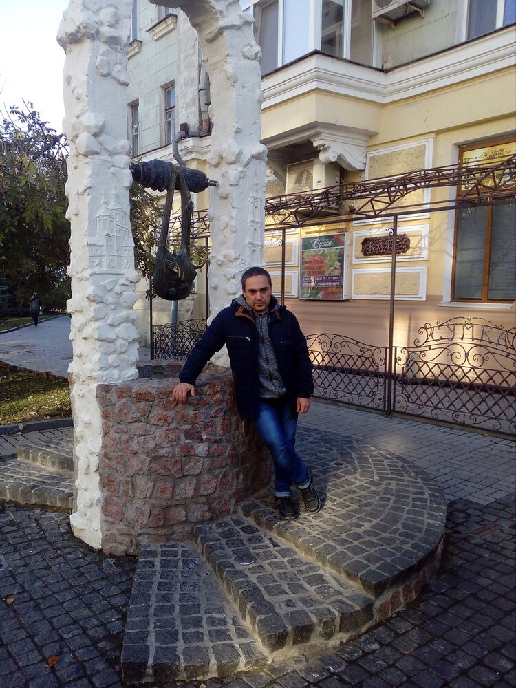  14472194  Alex, 41 ,    