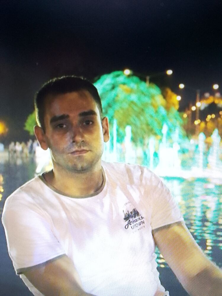  54295854  Igor, 44 ,    