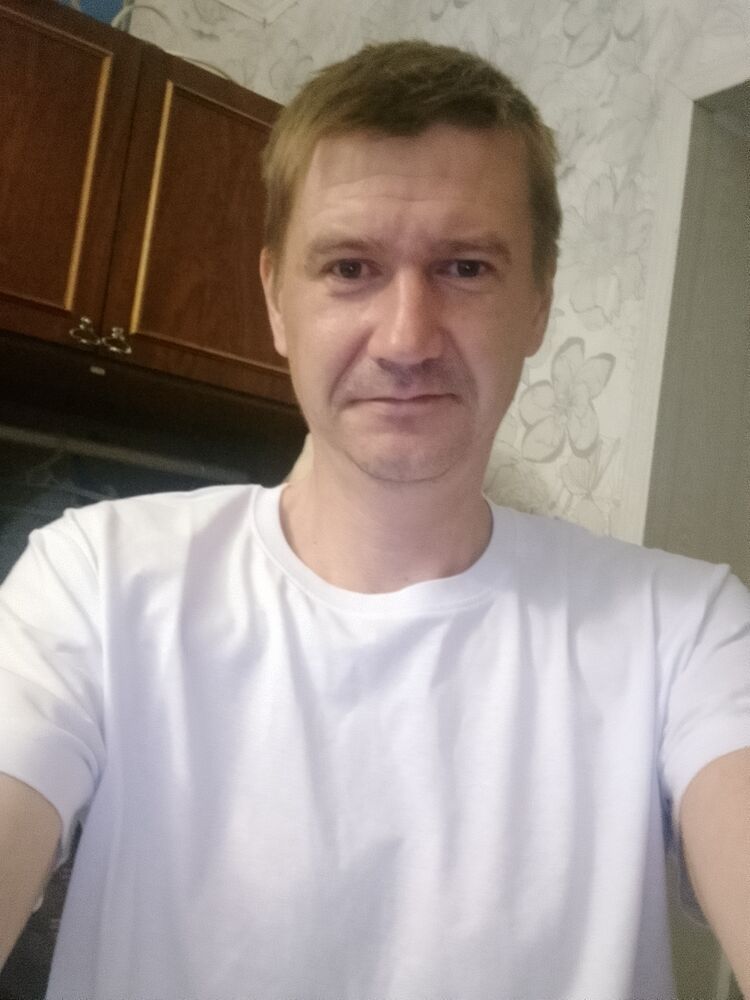  52988624  Viktor, 42 ,    