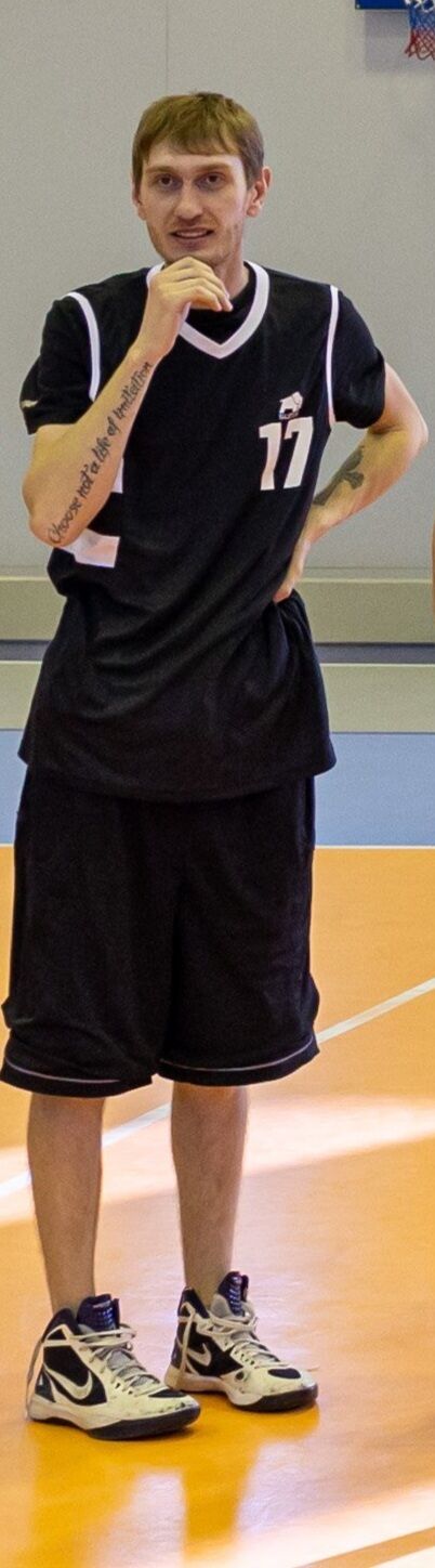  38064674  Bauer, 32 ,    