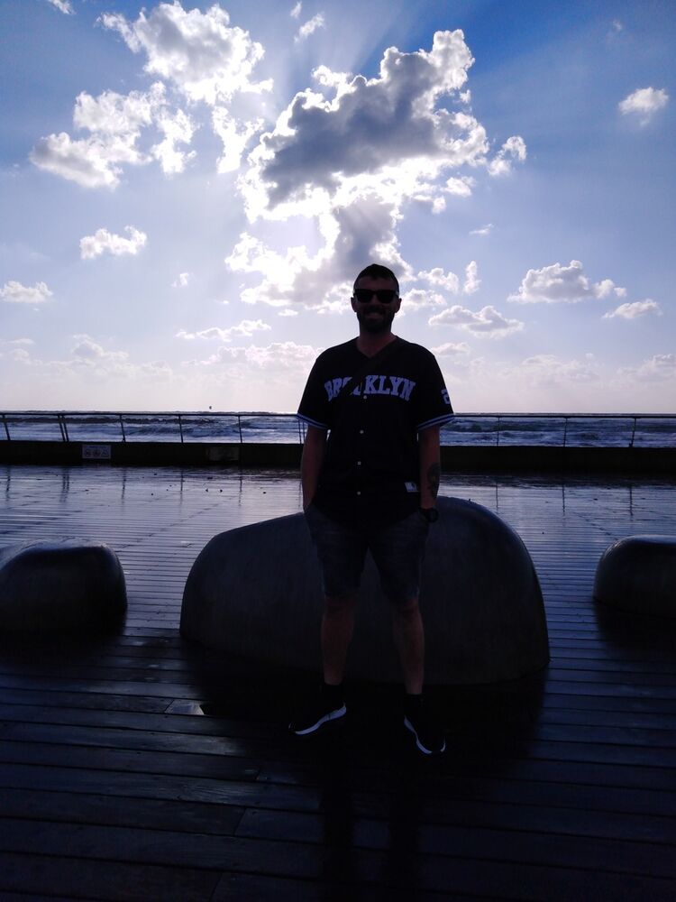  17622094  Denis, 38 ,    