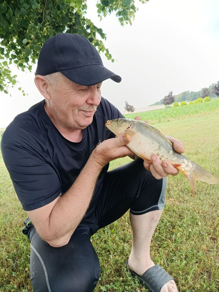  52354114  Valerij, 57 ,    