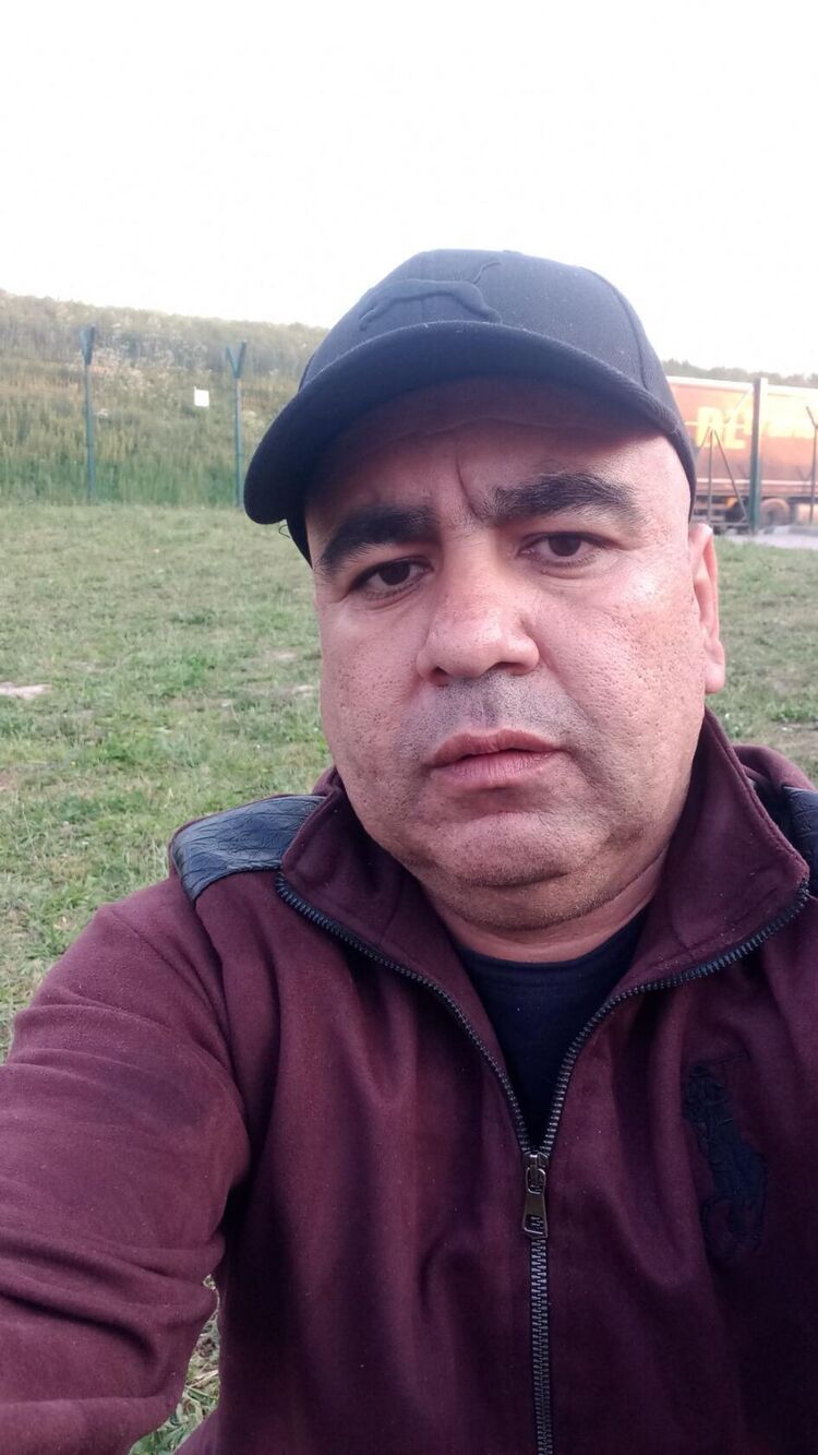  45438834  Bek, 49 ,    