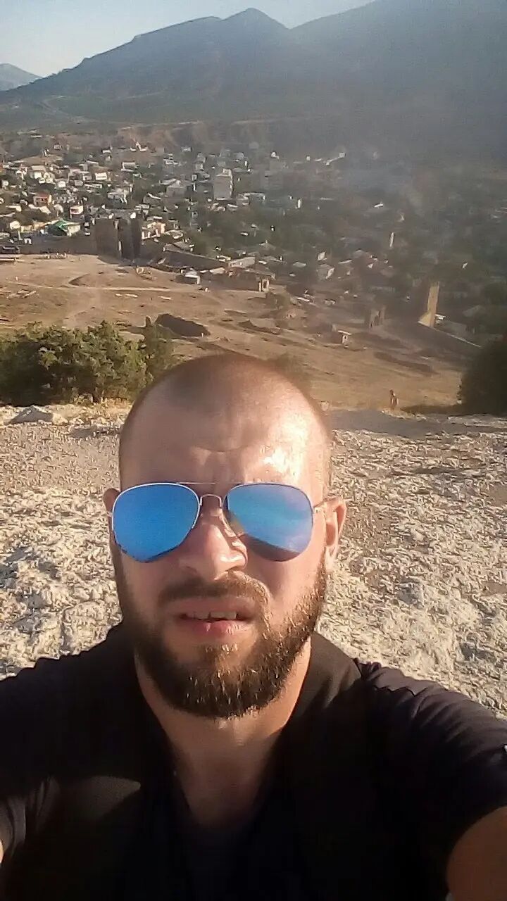  31896784  , 37 ,    