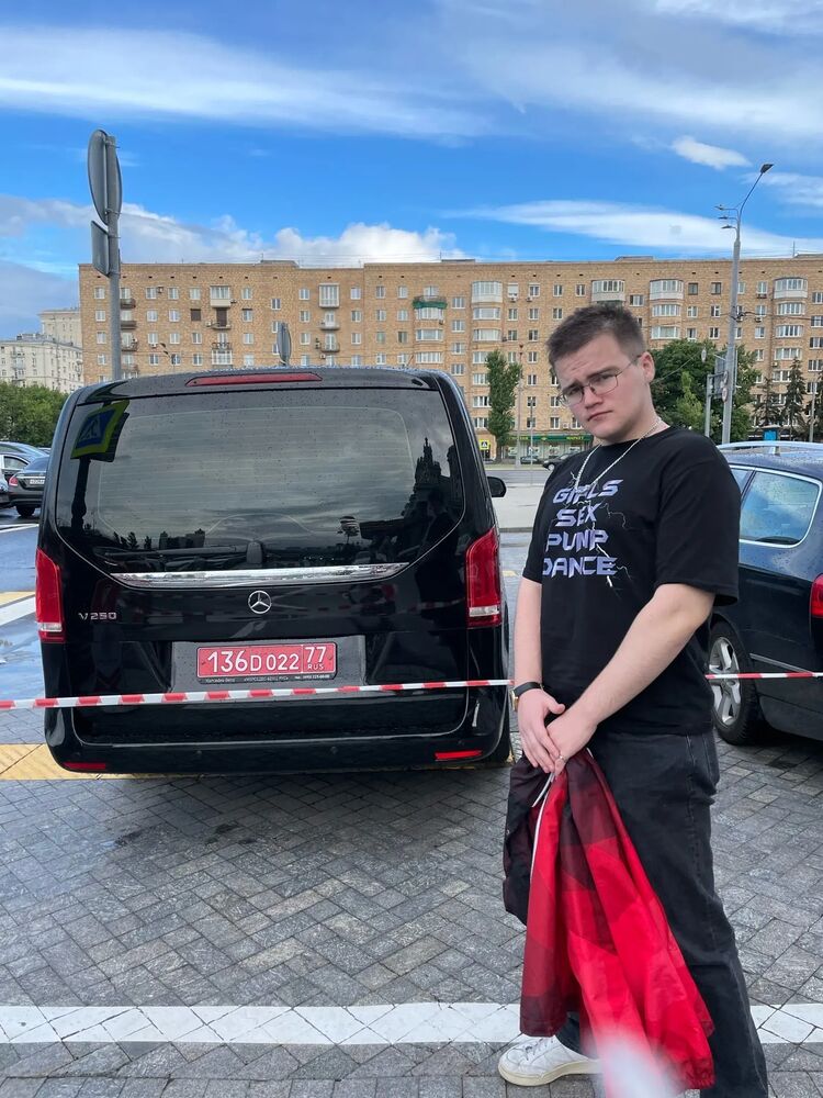  28696054  , 22 ,    