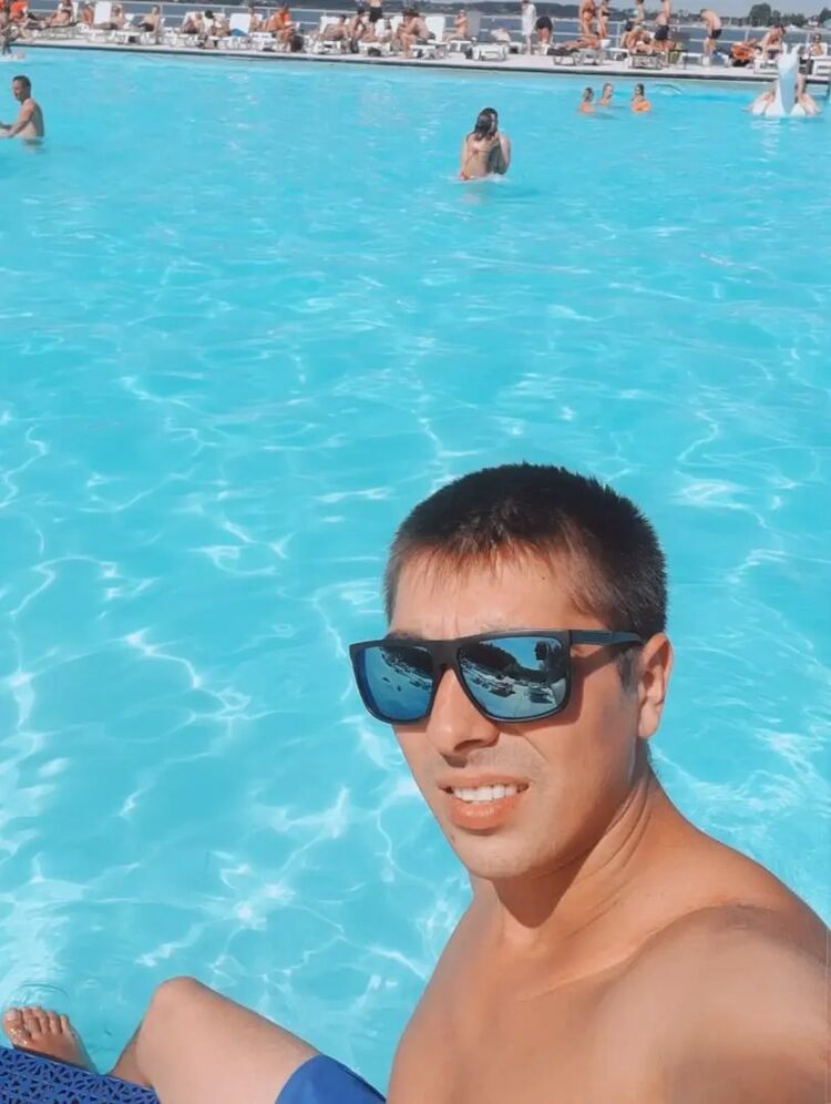  ,   Viktor, 34 ,   ,   , c 