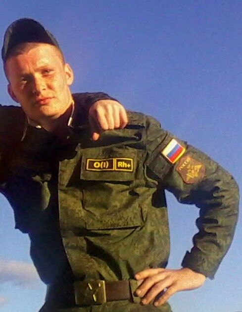  4876754  Petr, 30 ,    
