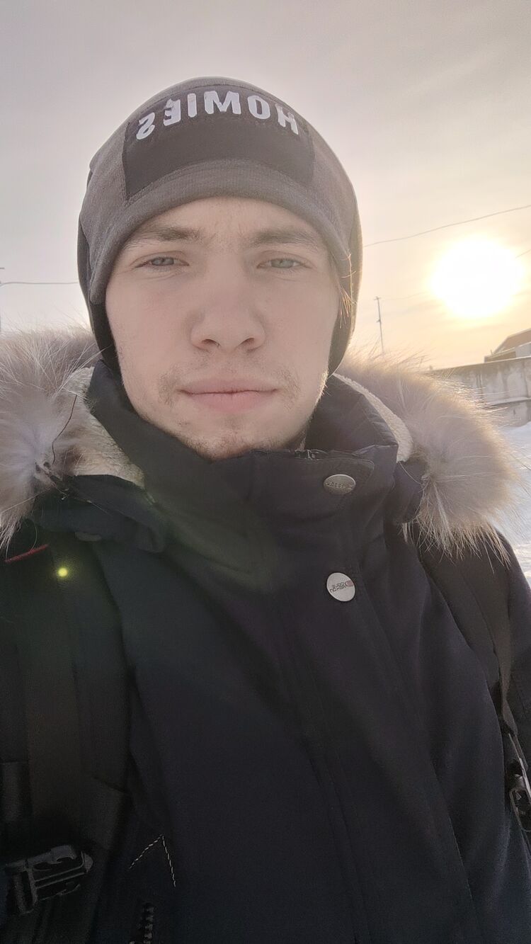  41739894  Mikhail, 26 ,    