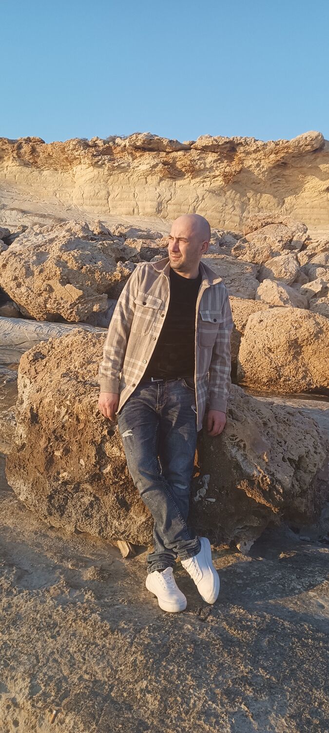  46474454  Viktor, 33 ,    Koeln