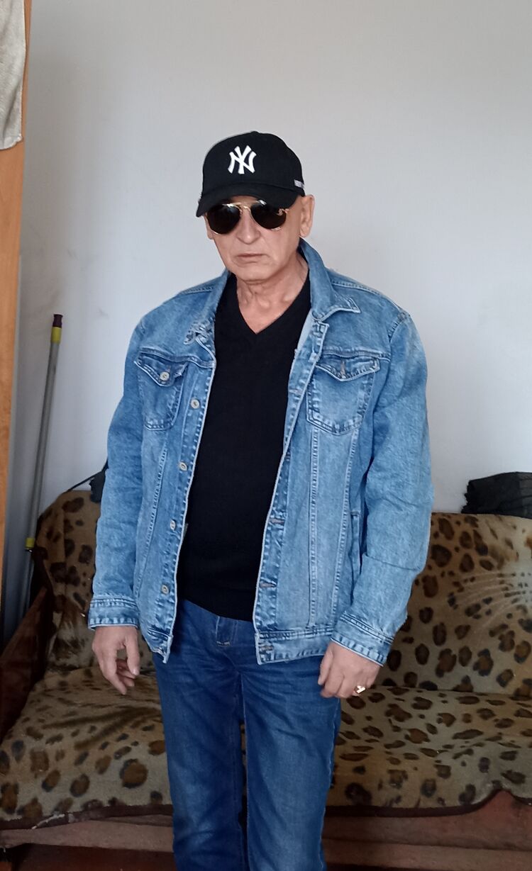  43076584  , 61 ,    