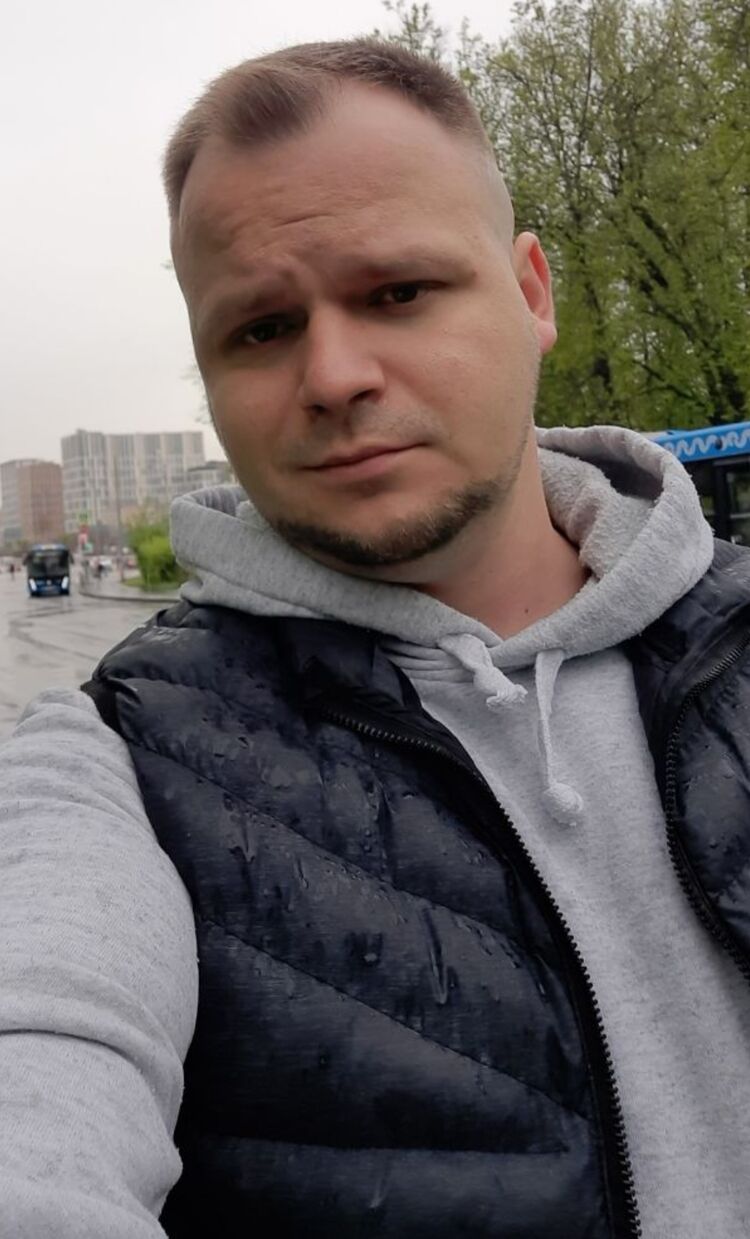  ,   Pavel, 37 ,   ,   
