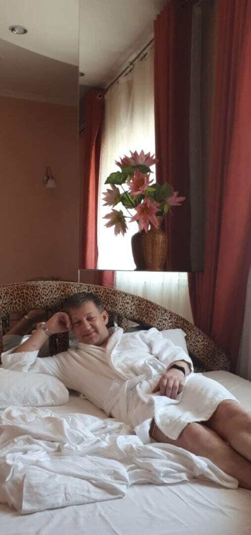  31193454  Yury, 46 ,    