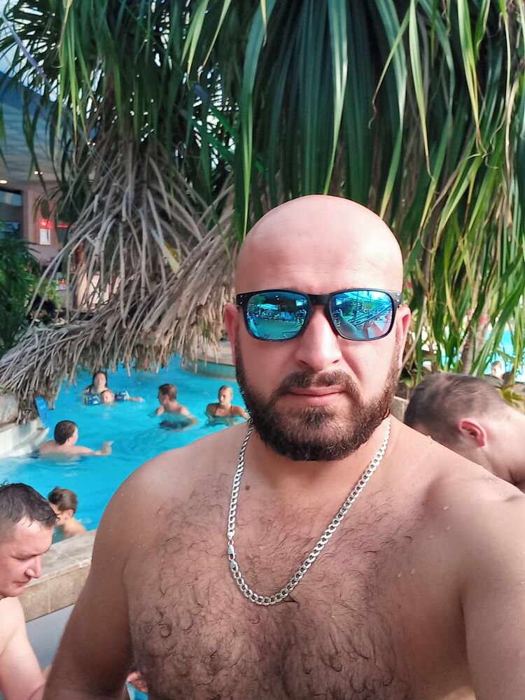  47056194  Ivan, 41 ,    Freising