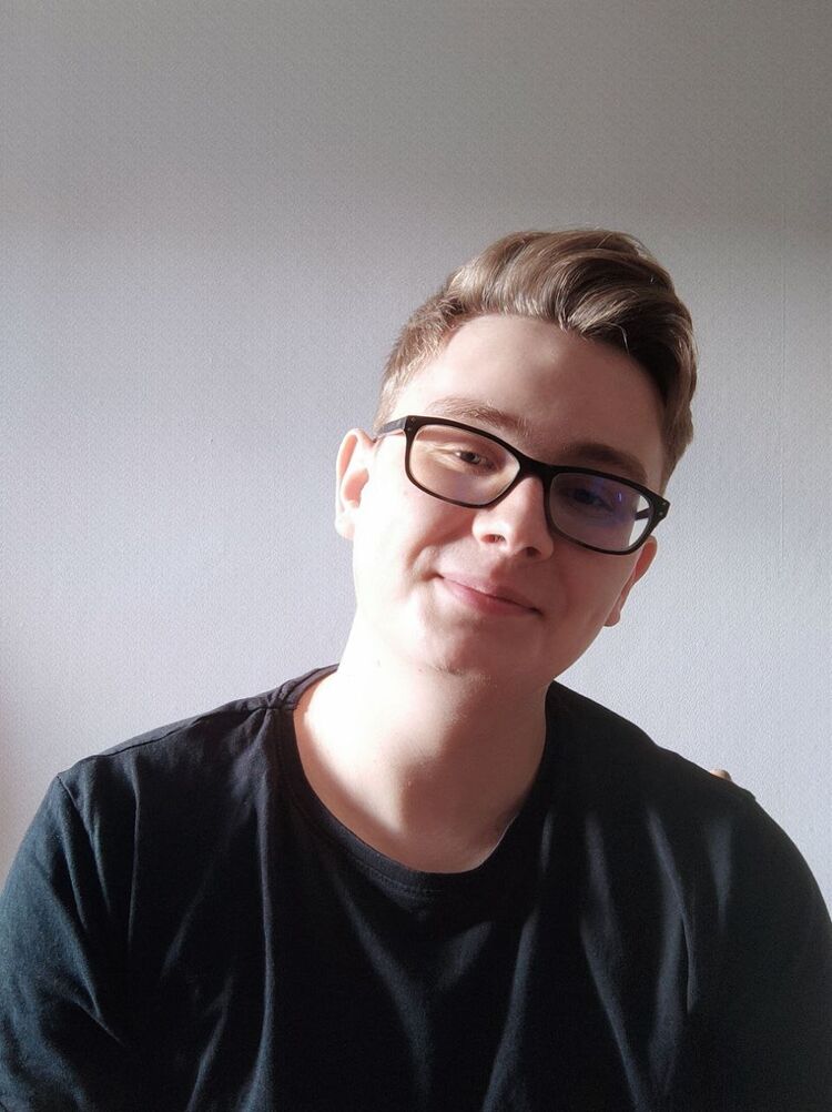  41060224  Przemek, 24 ,    