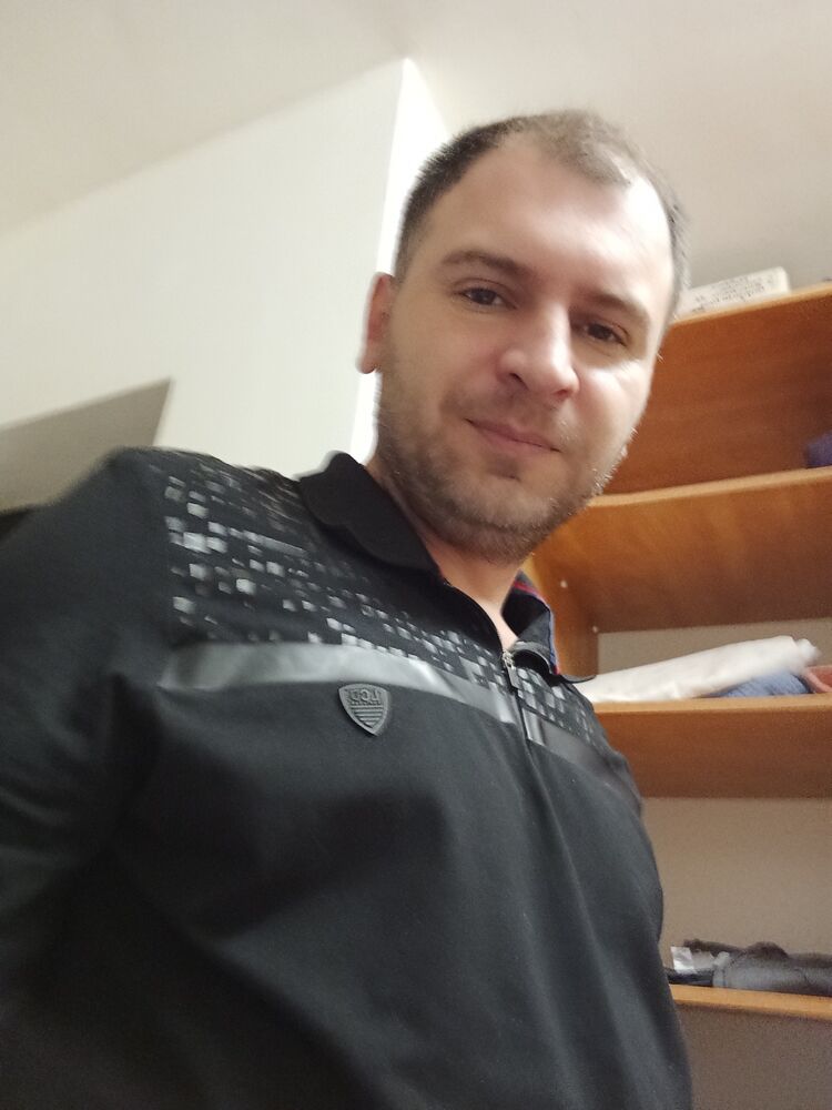  40474634  Alex, 40 ,    Azor
