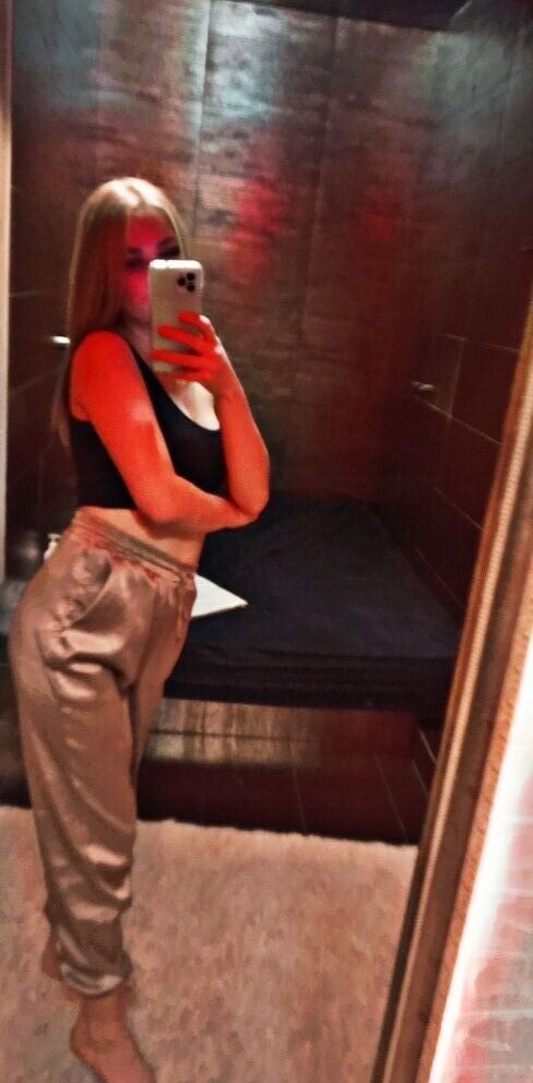  29499174  Kristina, 21 ,    