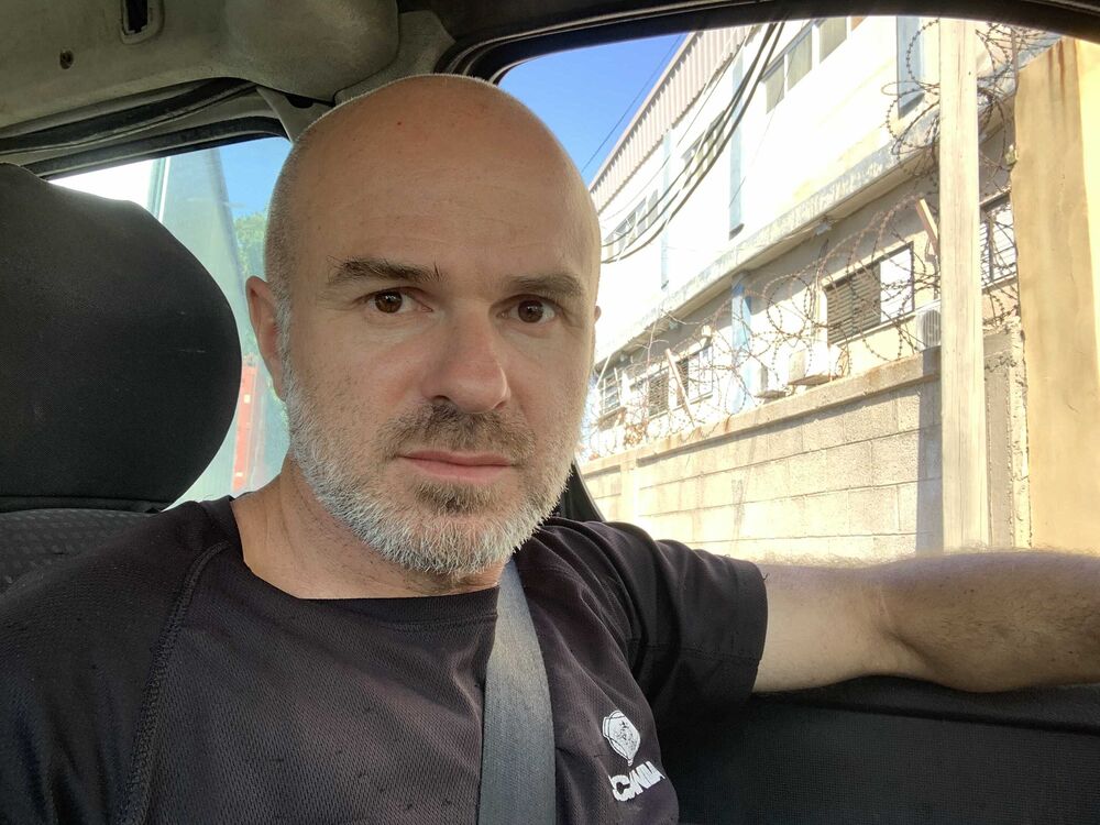  24379234  Moshe, 47 ,    King George