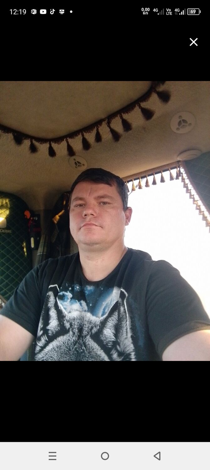  54643744  Valery, 41 ,    