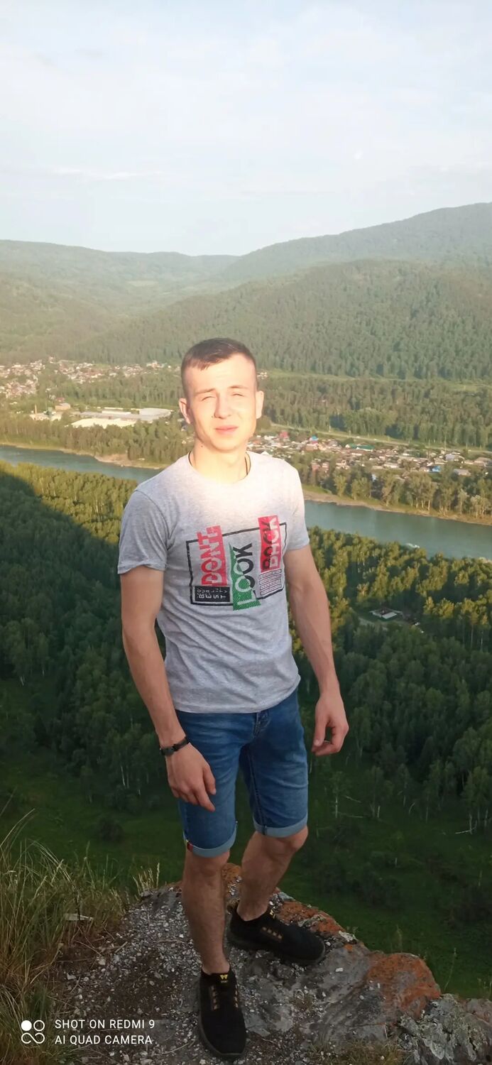  51870594  Alexander, 26 ,    