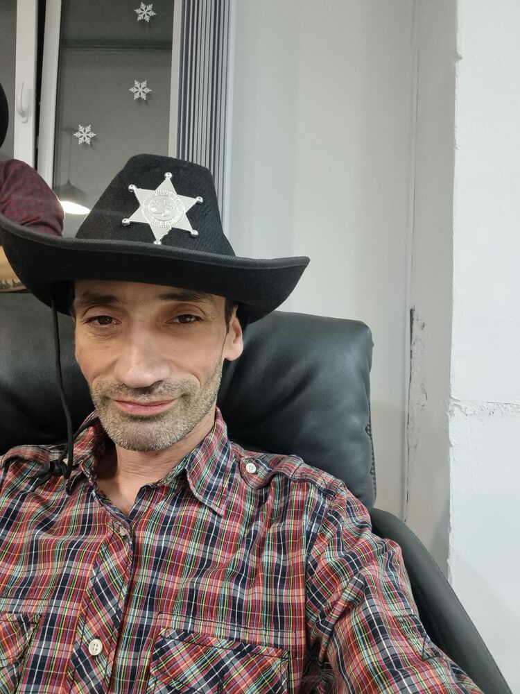  46244634  , 43 ,    