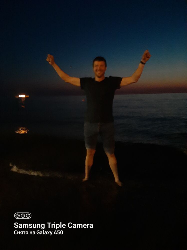  ,   Maxim, 37 ,   ,   , c , 