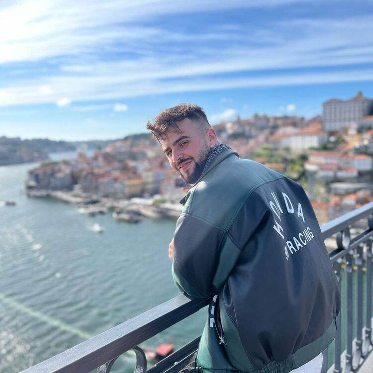 ���� 52264084 ������� ������, 33 ����, ���� ���������� � �����-����������