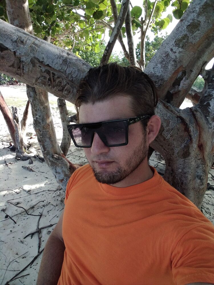  Havana,   Javier, 26 ,   ,   