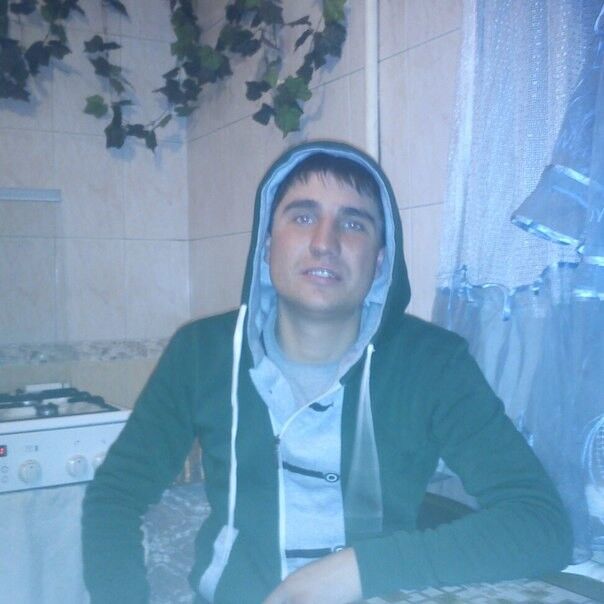  ,   DENIS, 34 ,   