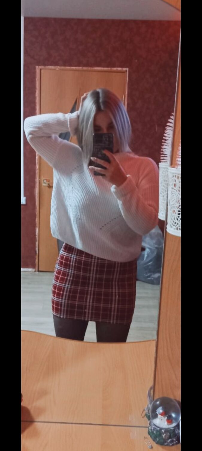  31611644  Anya, 24 ,     